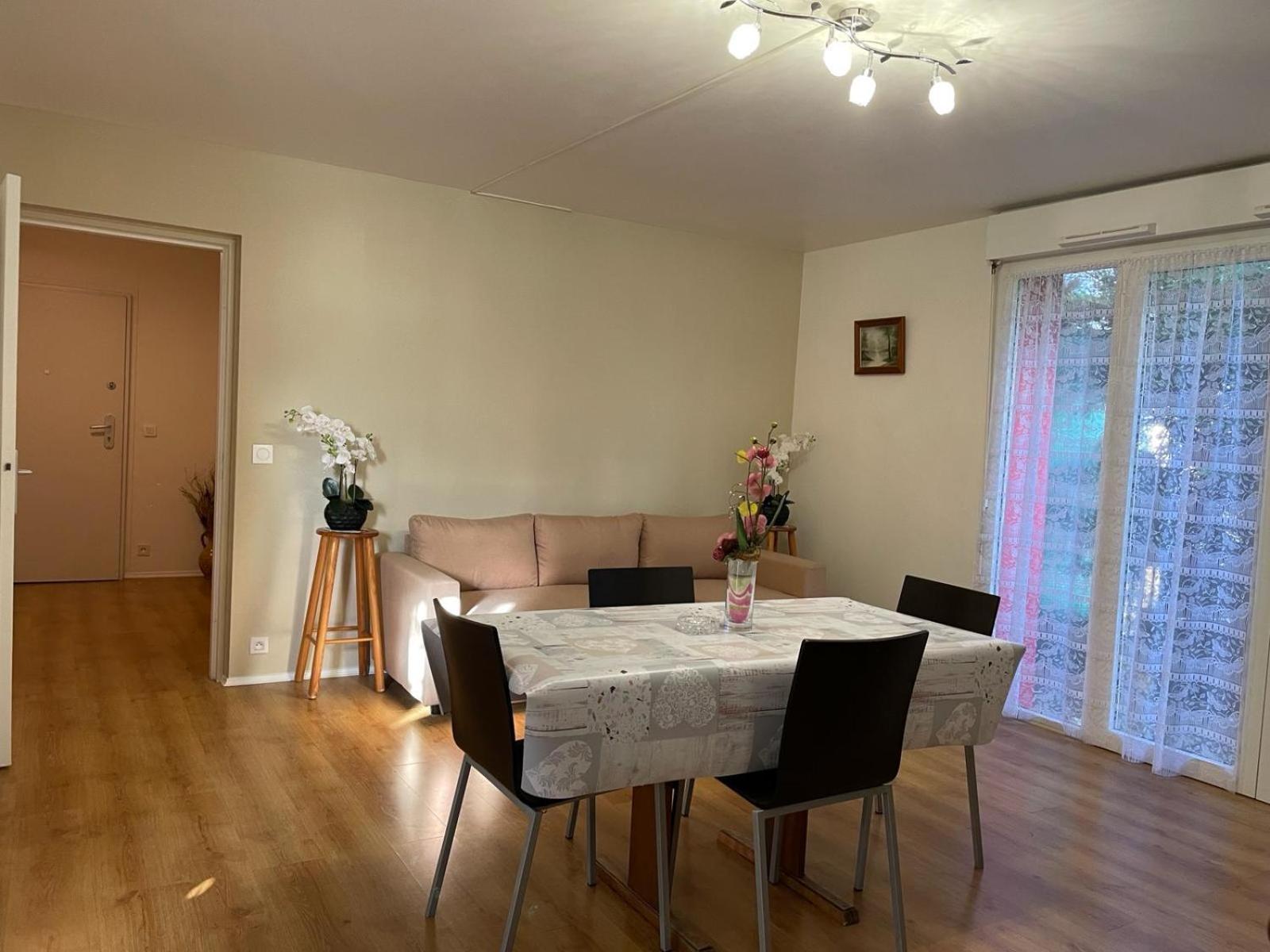 F3 Cosy A Cergy A 10 Minutes De La Gare Cergy Prefecture Et Proche Essec Apartment Exterior photo