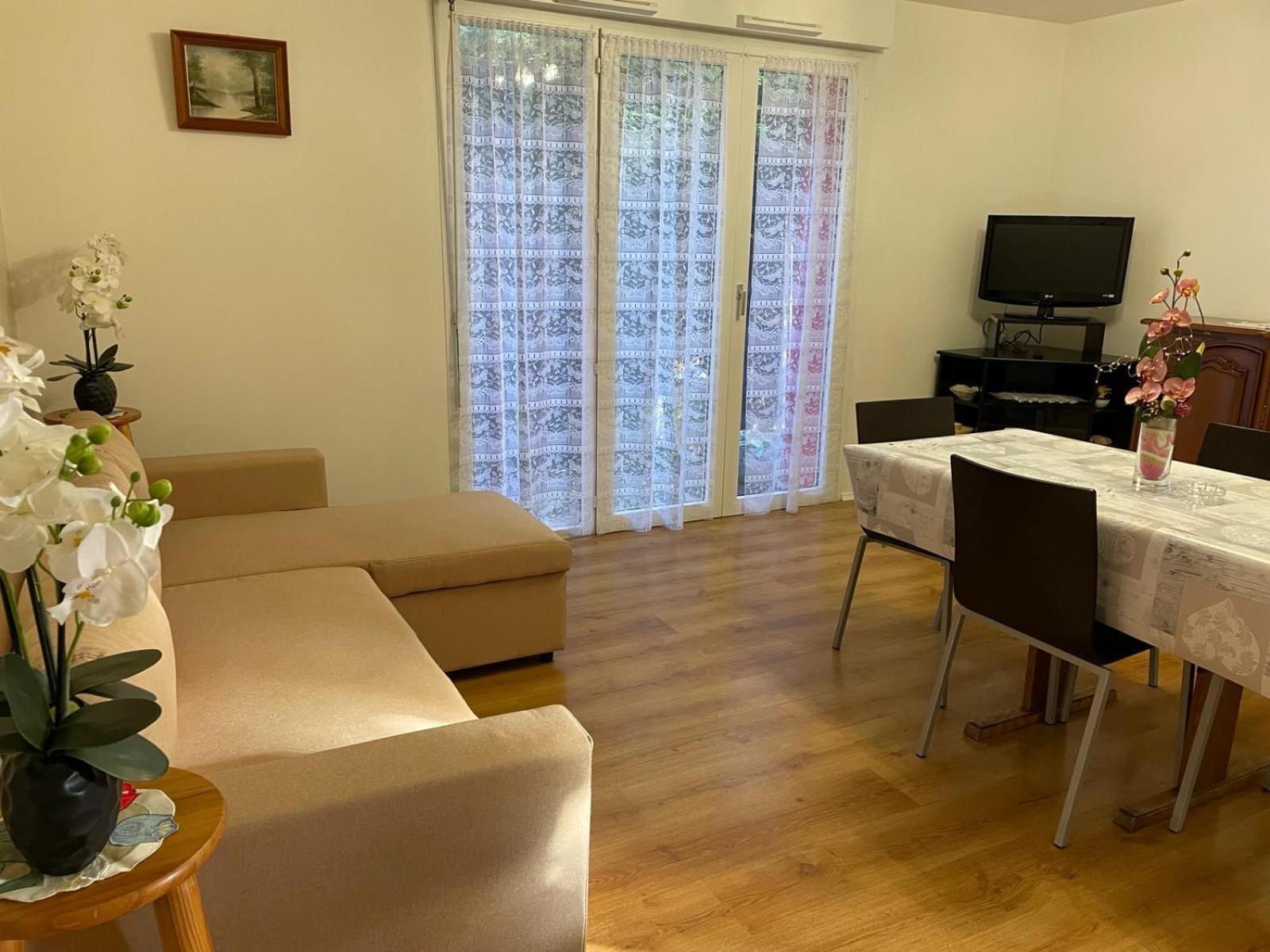 F3 Cosy A Cergy A 10 Minutes De La Gare Cergy Prefecture Et Proche Essec Apartment Exterior photo