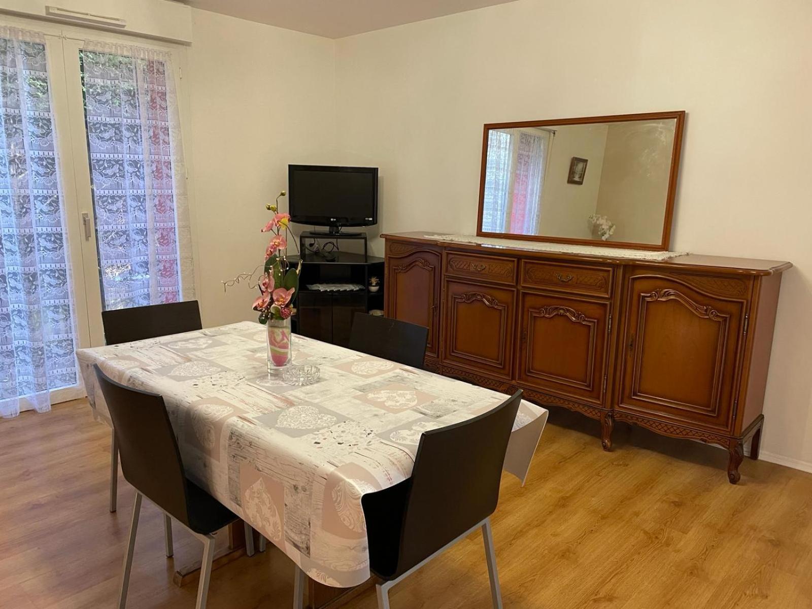 F3 Cosy A Cergy A 10 Minutes De La Gare Cergy Prefecture Et Proche Essec Apartment Exterior photo